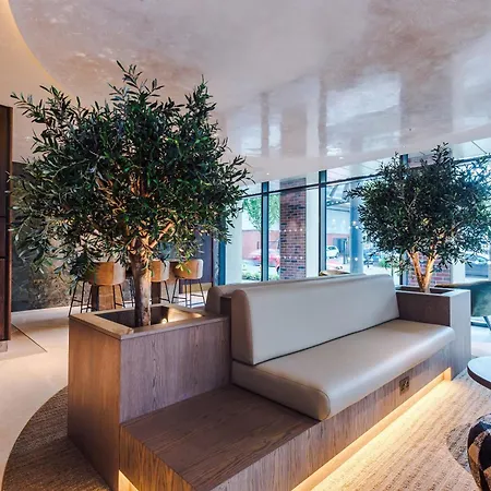 Modern 2 Bed Flat Centre