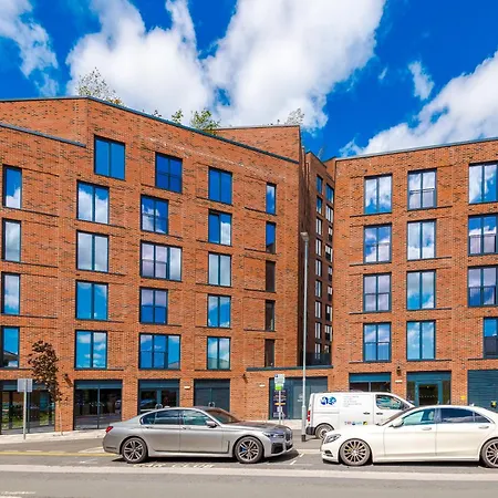 Modern 2 Bed Flat Leeds Centre Apartment