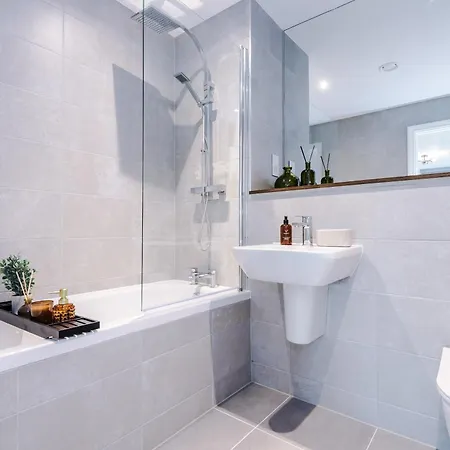 Modern 2 Bed Flat Leeds Centre * Leeds (West Yorkshire)