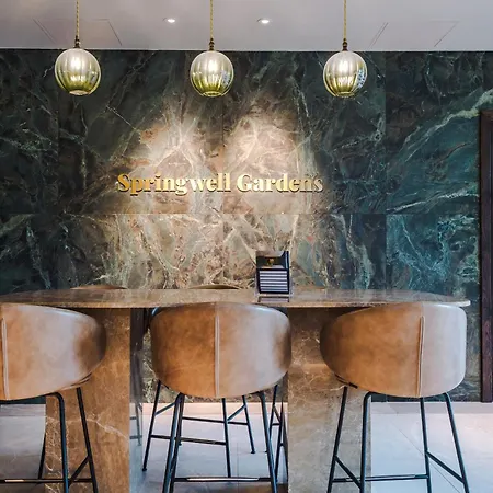 Modern 2 Bed Flat Centre