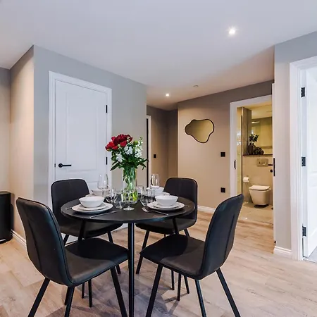 Modern 2 Bed Flat Centre 公寓 *