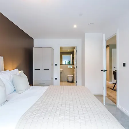 Modern 2 Bed Flat Centre Appartement *