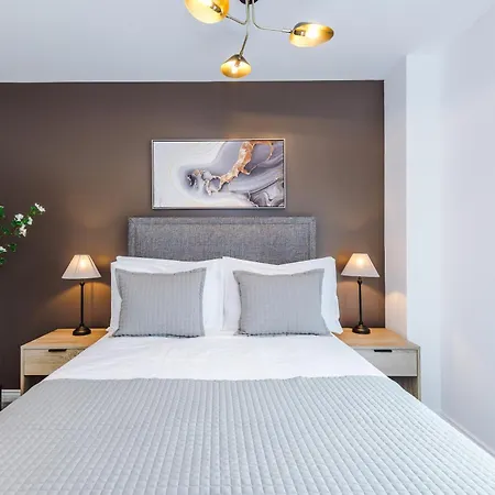 Modern 2 Bed Flat Centre 公寓