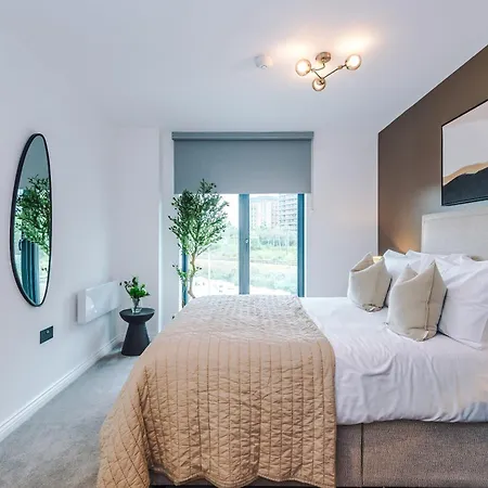 Modern 2 Bed Flat Centre Leeds (West Yorkshire)