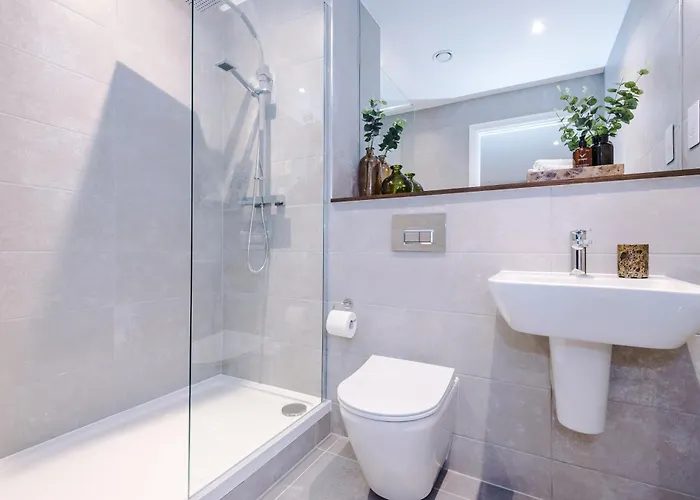 Modern 2 Bed Flat Centre *