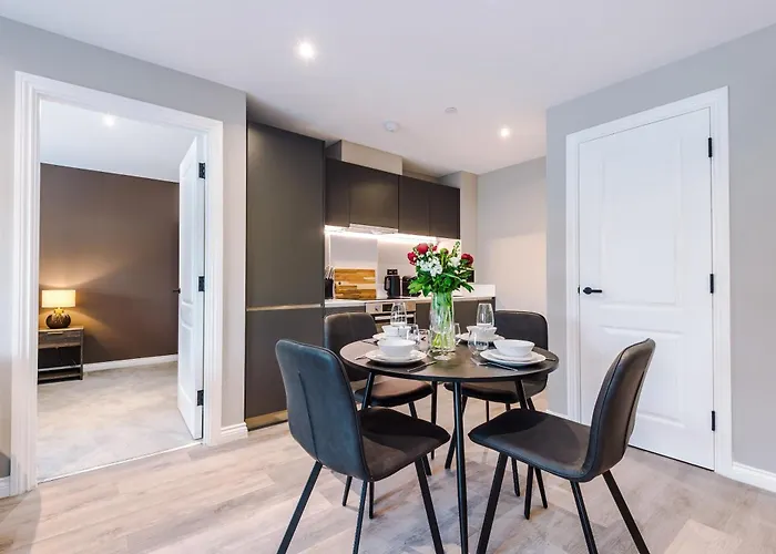 Modern 2 Bed Flat Centre Leeds (West Yorkshire)