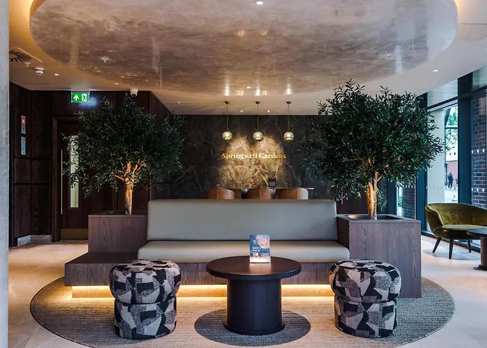 Apartment Modern 2 Bed Flat Centre *