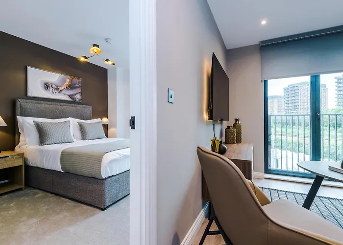 Modern 2 Bed Flat Centre