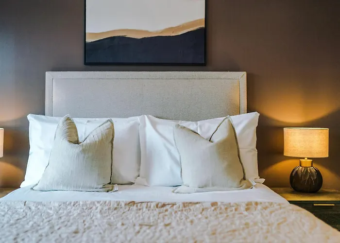 Apartment Modern 2 Bed Flat Centre