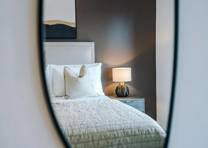 Modern 2 Bed Flat Centre * Leeds (West Yorkshire)