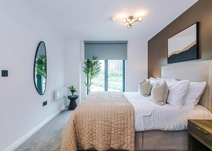 Modern 2 Bed Flat Centre Leeds (West Yorkshire)