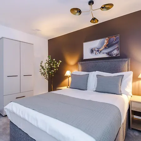 Modern 2 Bed Flat Centre 公寓 *