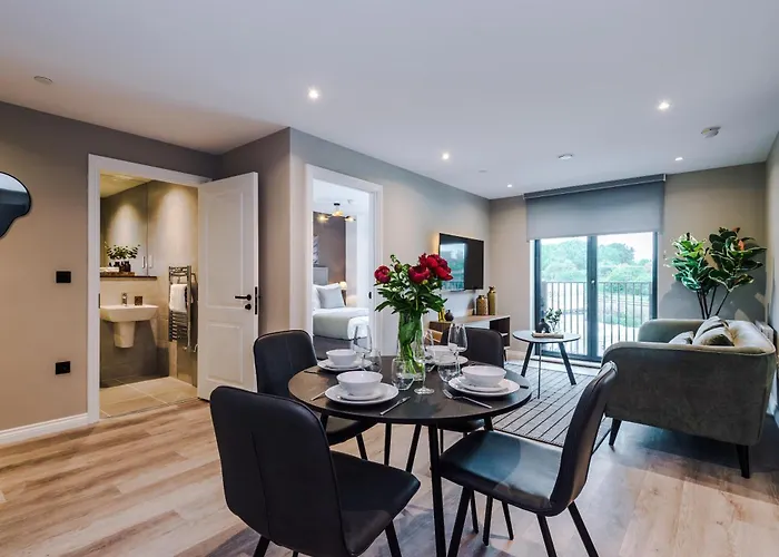 Modern 2 Bed Flat Centre Leeds (West Yorkshire)