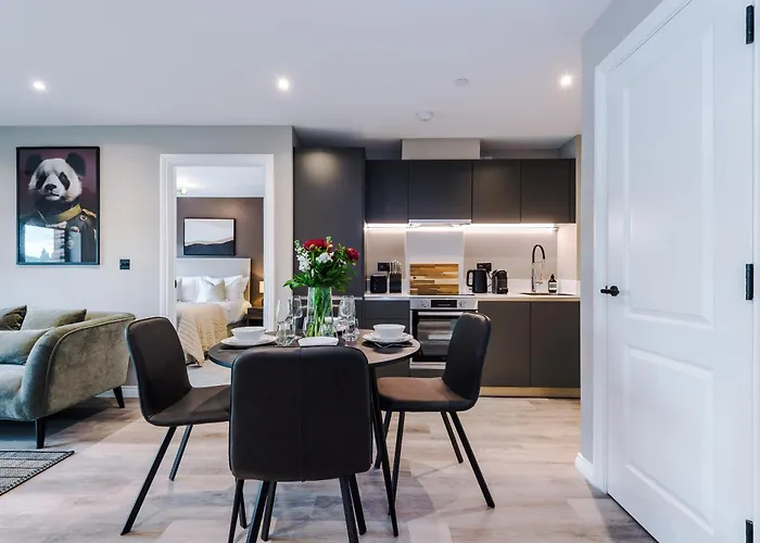 Modern 2 Bed Flat Centre Leeds (West Yorkshire)