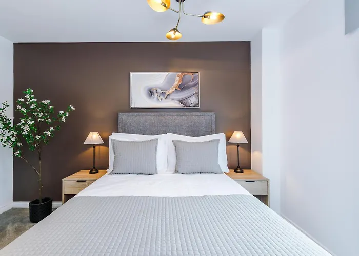 Modern 2 Bed Flat Centre Appartamento